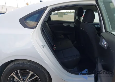 2024 Kia Forte Lxs z USA, uszkodzony, nr VIN 3KPF24AD6RE765764